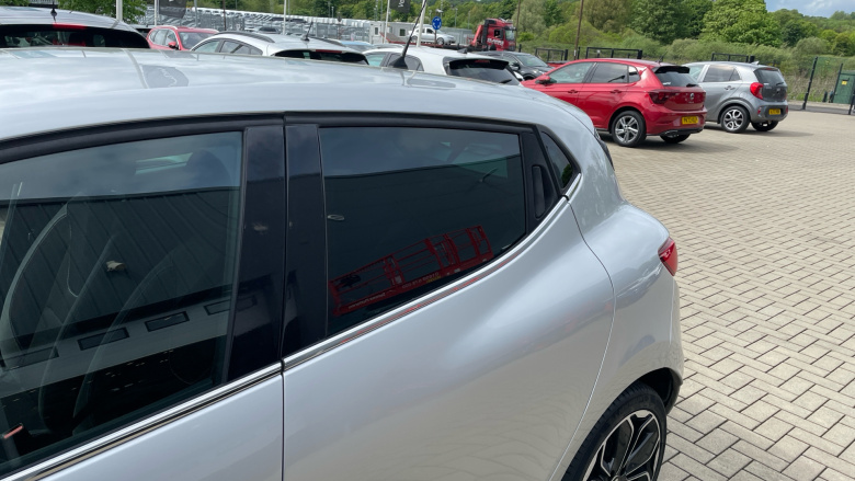 Renault Clio 0.9 TCE 75 Iconic 5dr Petrol Hatchback
